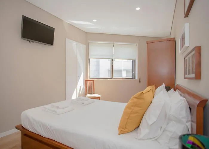 Liiiving In - Terrace Downtown *