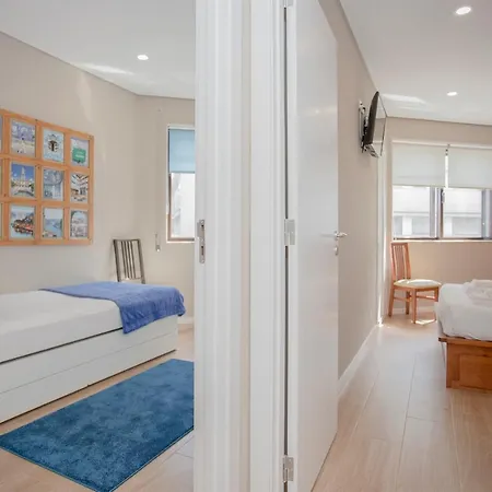 Liiiving In - Terrace Downtown *