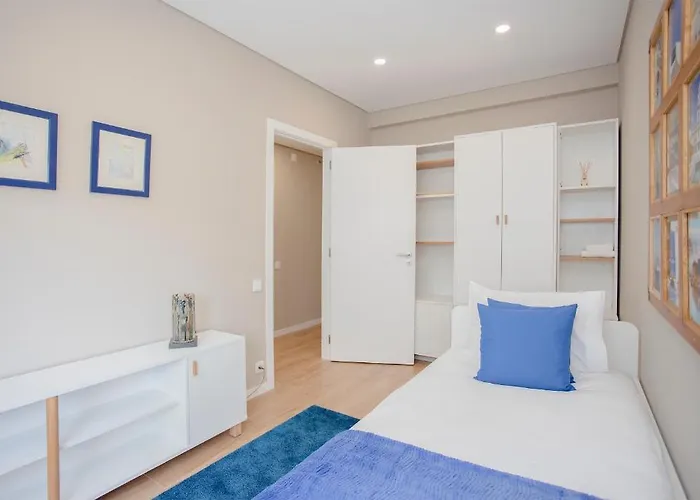 Liiiving In - Terrace Downtown Appartement Oporto