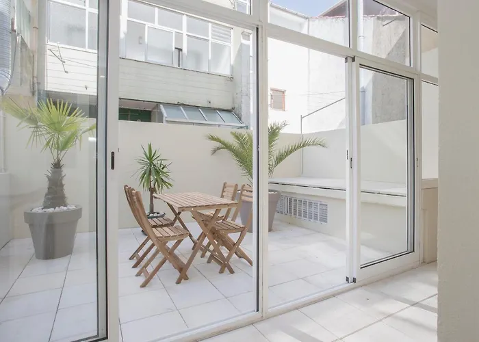 Liiiving In - Terrace Downtown Appartement Oporto
