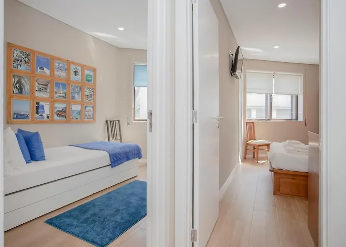 Liiiving In - Terrace Downtown *