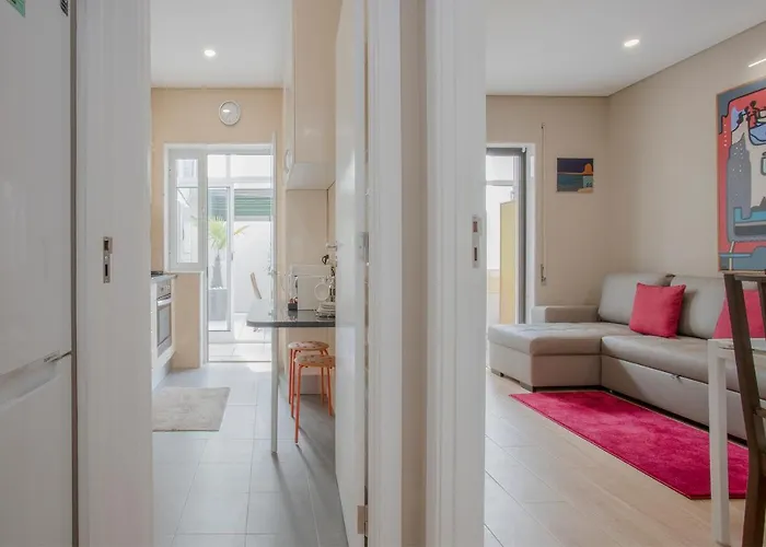 Liiiving In - Terrace Downtown *